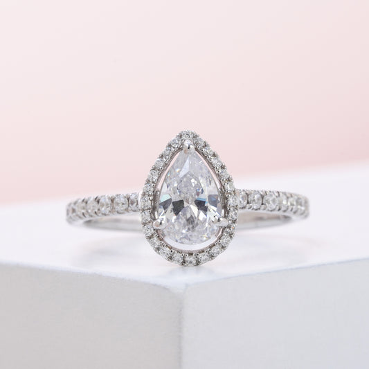 Dazzling Solitaire Pear Cut Diamond Ring For Engagement