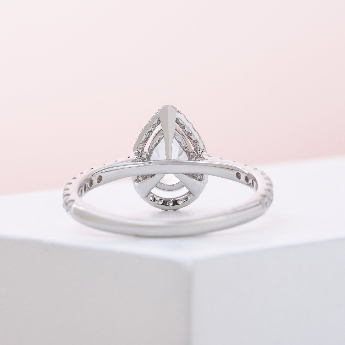 Dazzling Solitaire Pear Cut Diamond Ring For Engagement