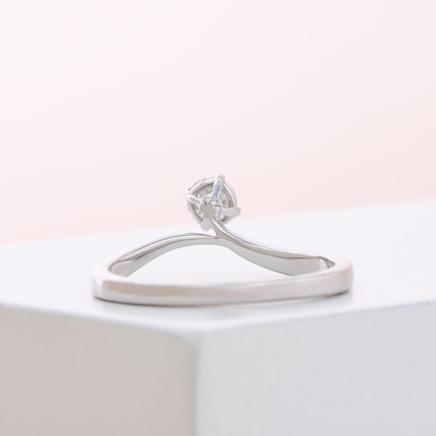 Chic 14K Gold Moissanite Band