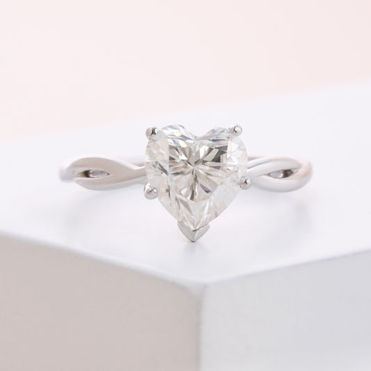 Cristal Heart Cut Solitaire Diamond Ring