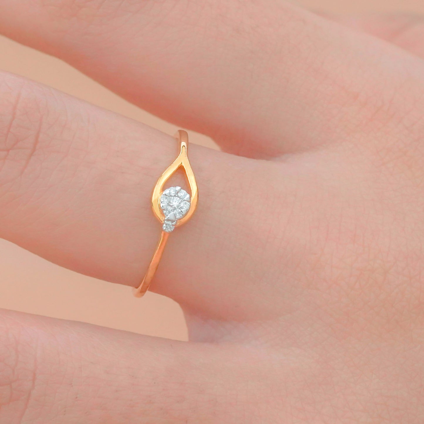 Simple Leaf Shaped Covered 10K Gold Ring