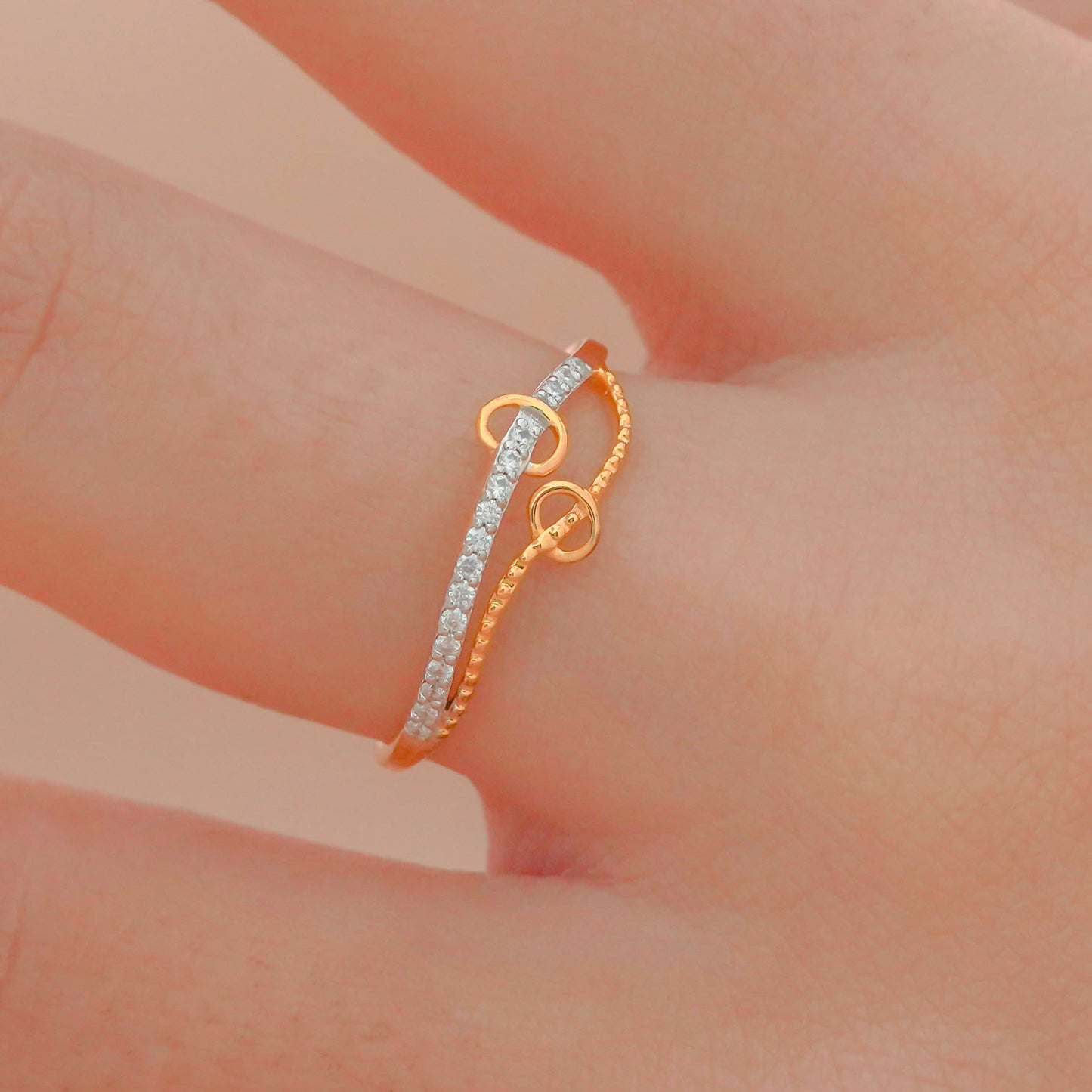 Love Spill Twirl Diamond 10k Gold  Ring