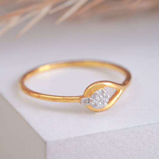 Simple Leaf Shaped Covered 10K Gold Ring