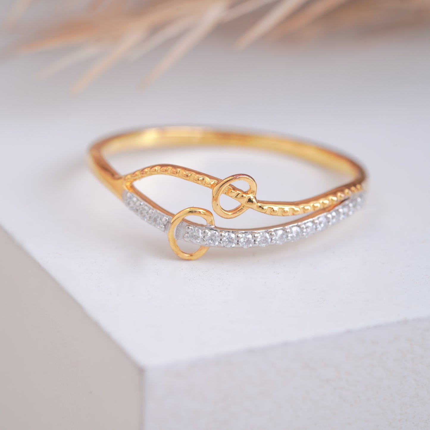 Love Spill Twirl Diamond 10k Gold  Ring