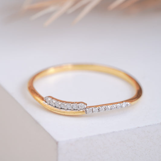 Cross Over Minimalist Diamond 10k Gold Ring