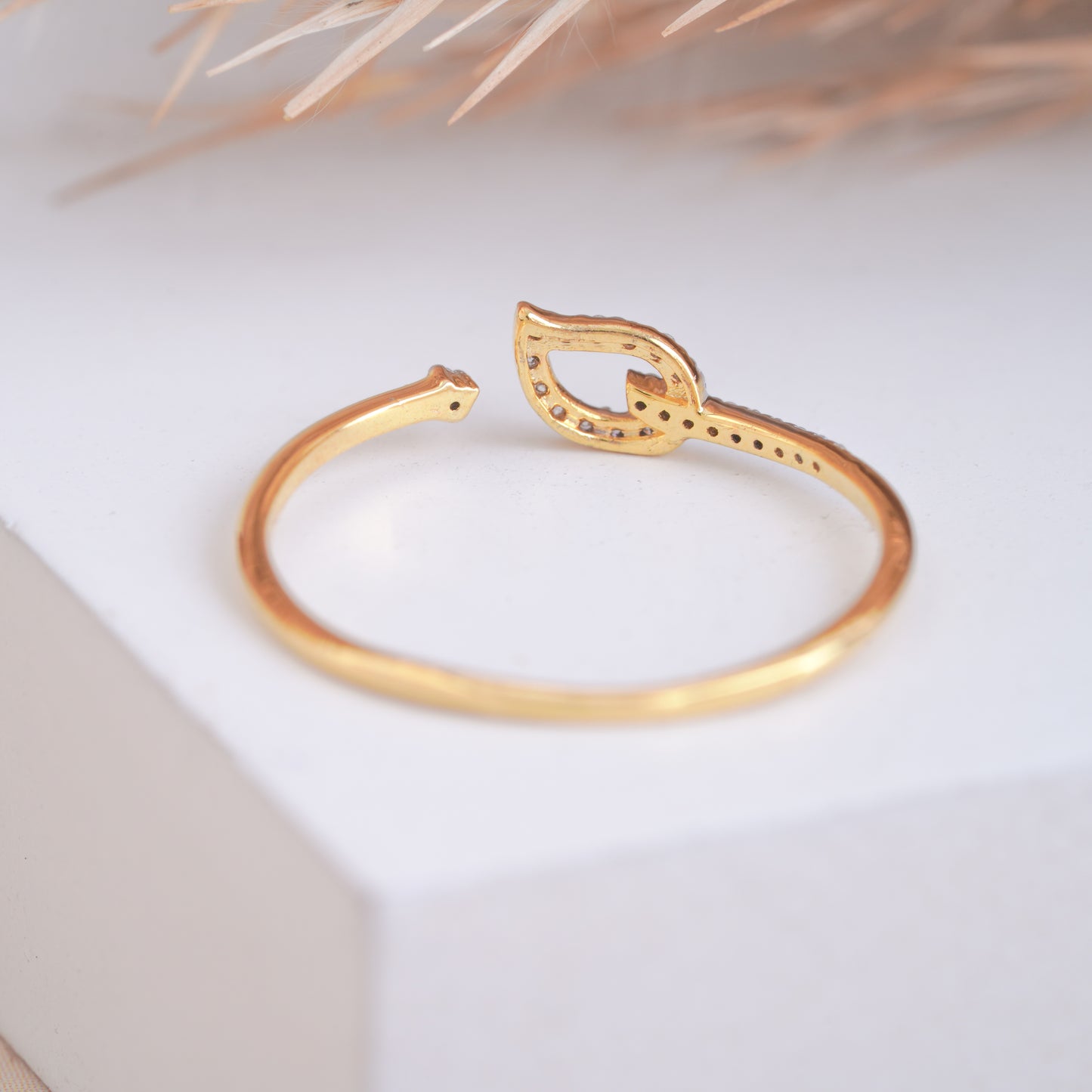 Nature Inspired Leaf Shape 10k Gold Ring