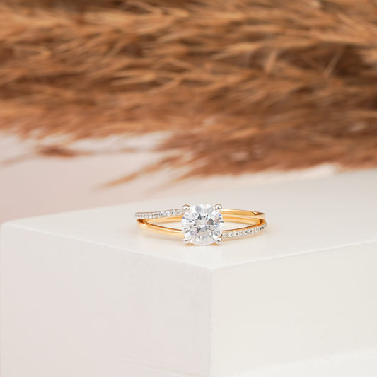 Gleaming Grace:14k Gold Ring Adorned with Moissanite