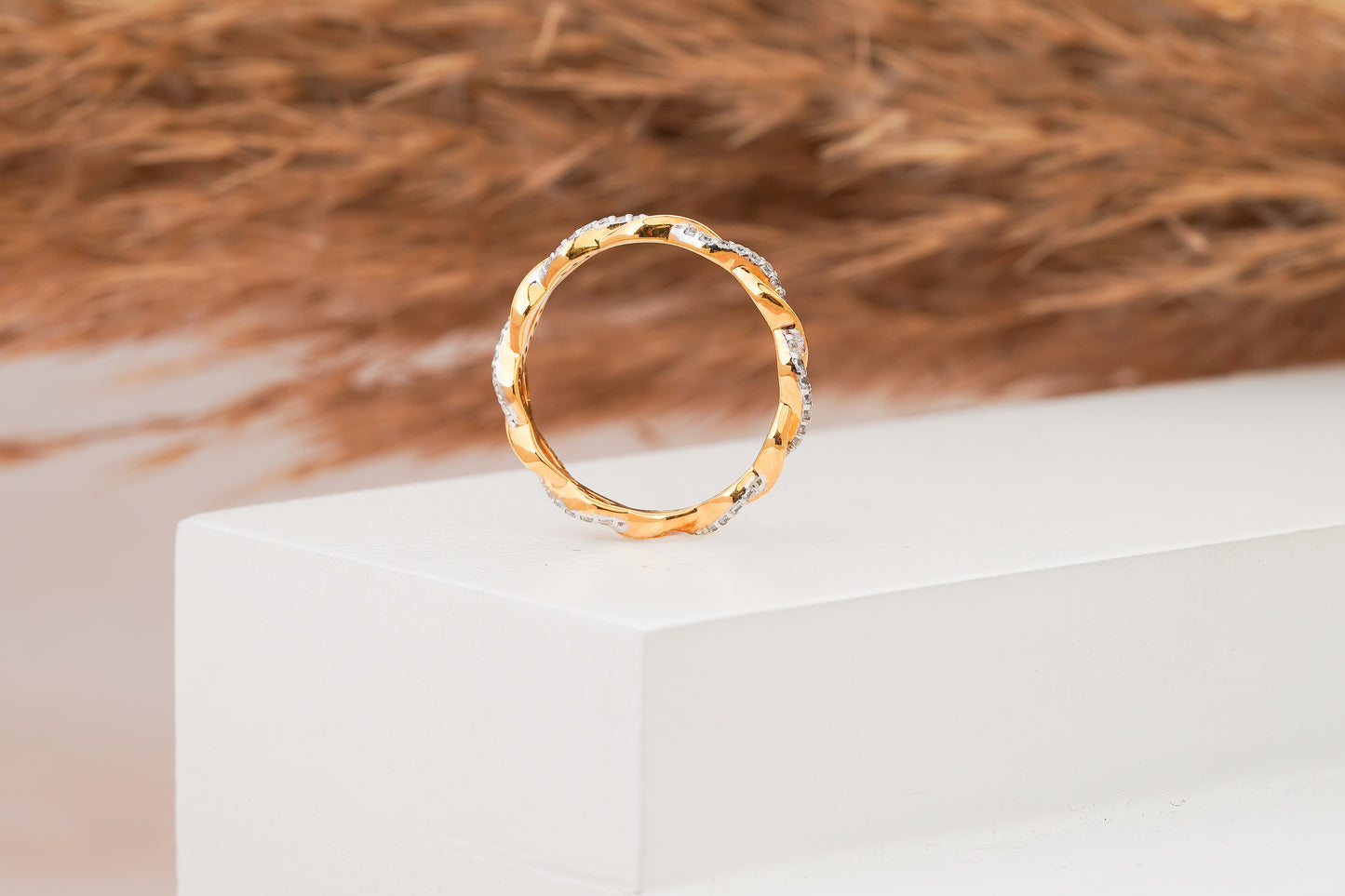 Twisted Round Cut 14K Gold Engagement Ring