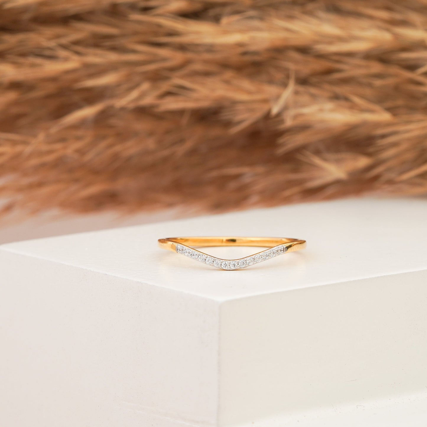 14k Gold Simple Curved Diamond Ring