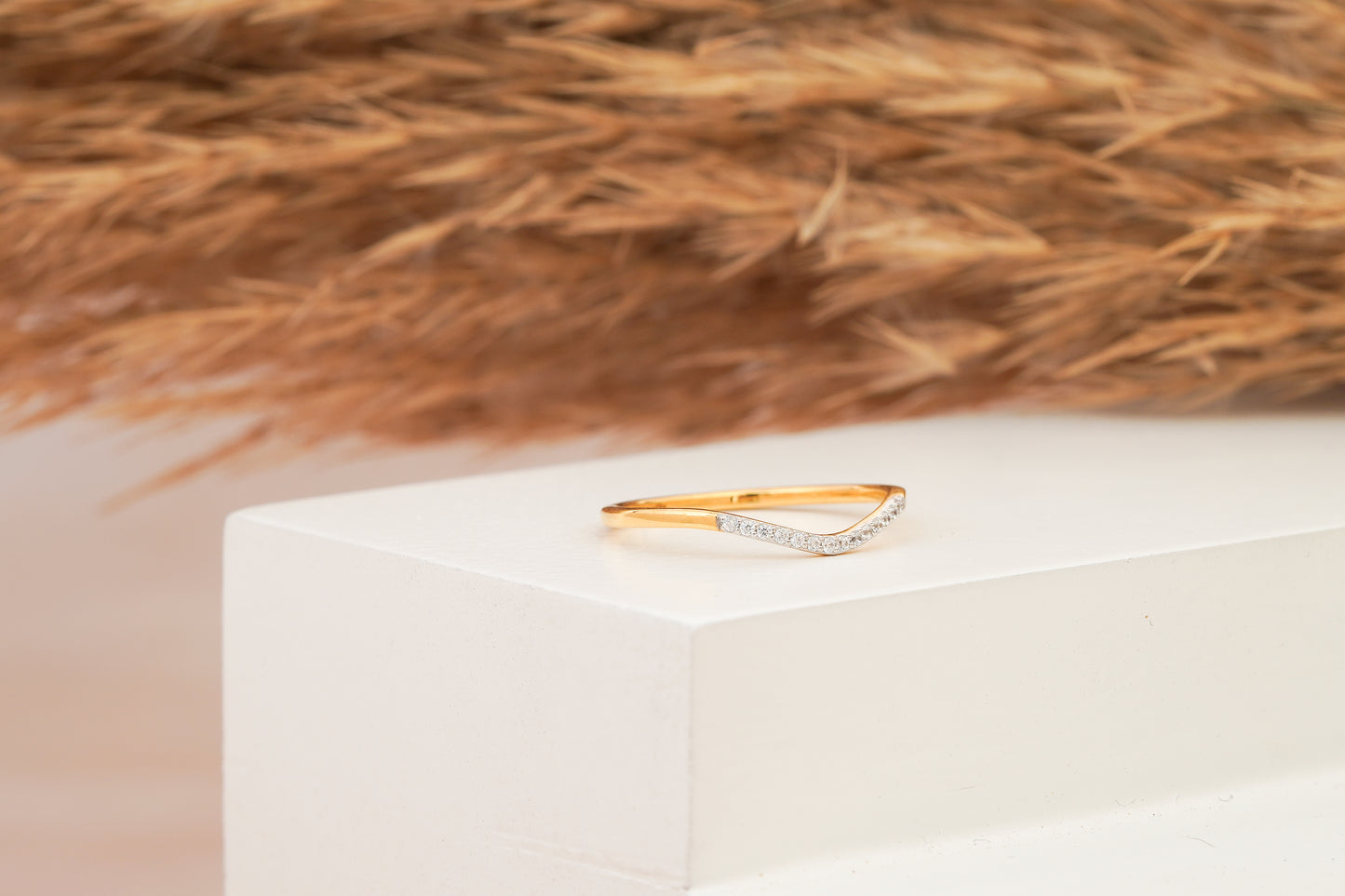 14k Gold Simple Curved Diamond Ring