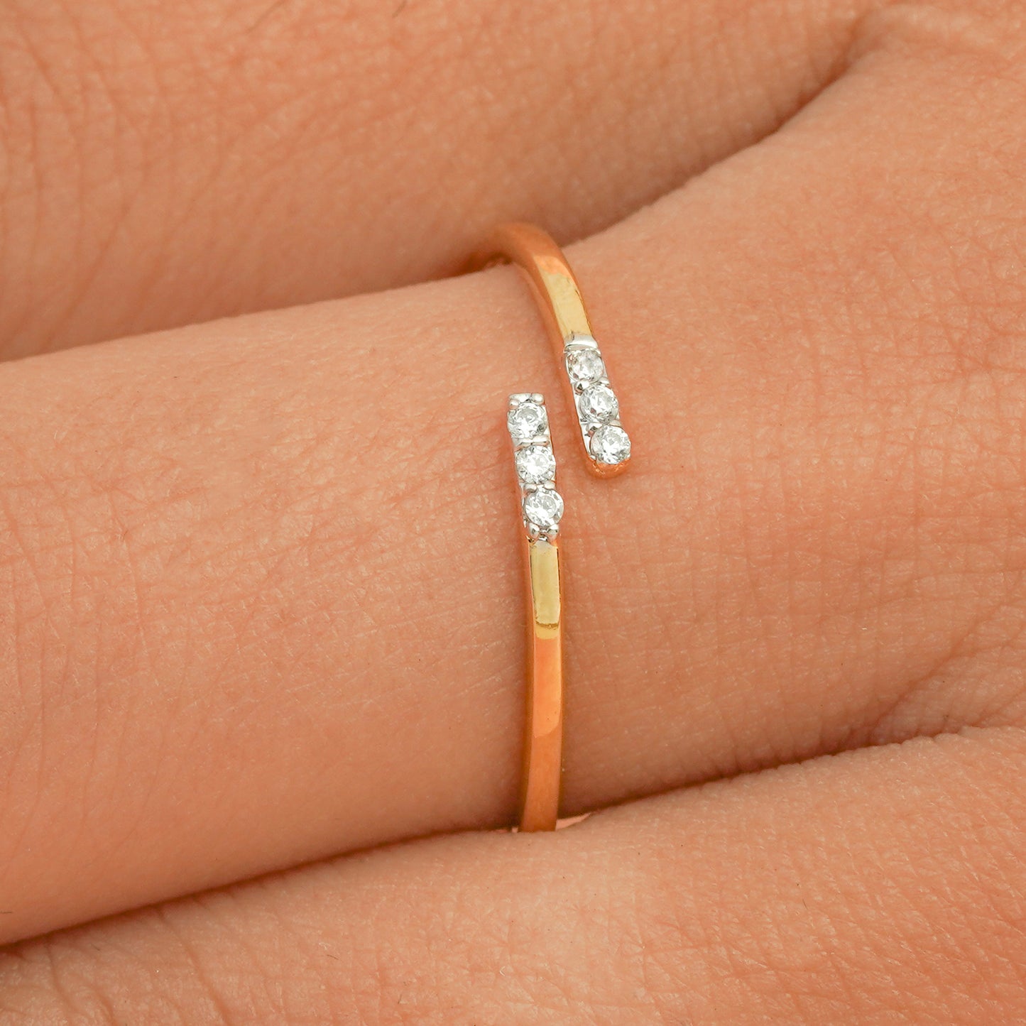 Elegant Gold Diamond Ring