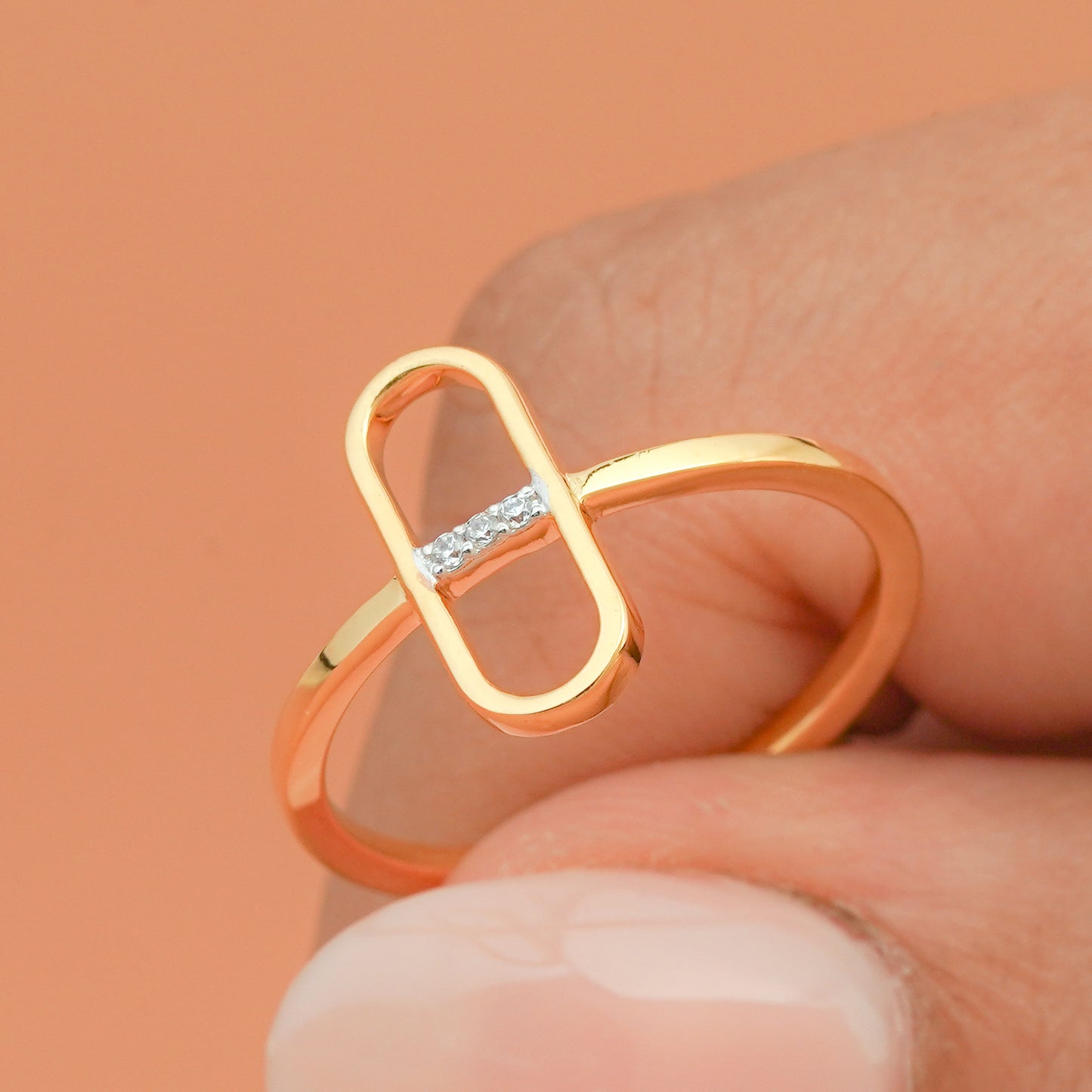 Paper Clip Frame Diamond Ring